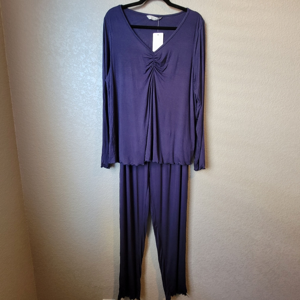 NWT Ekouaer Navy Blue Pajama Top and Bottoms